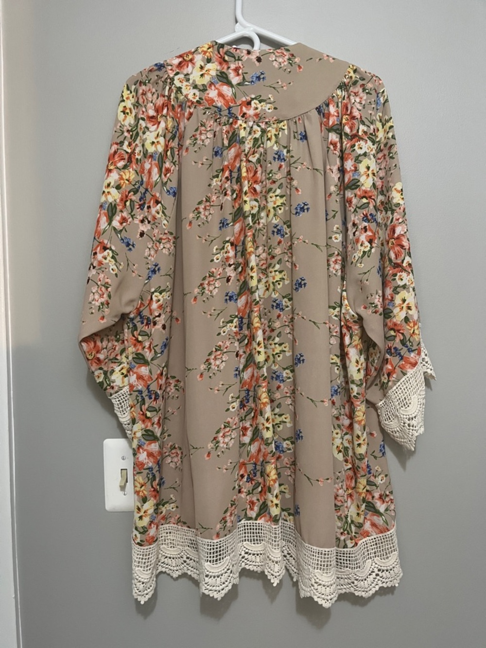 NWOT Umgee Floral Lace Trim Kimono - Picture 6 of 6